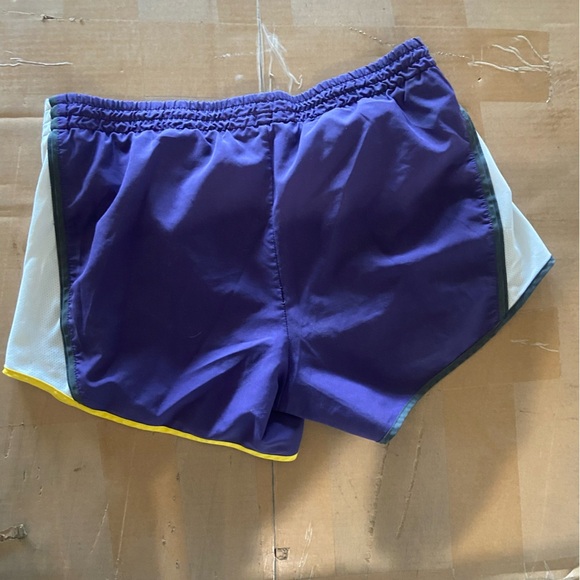 Nike Livestrong shorts - Picture 3 of 3